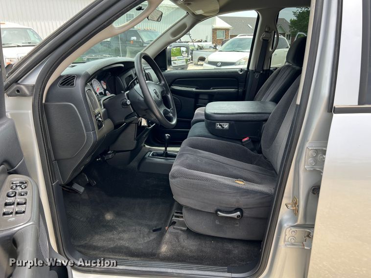 image for item JM9031 2003 Dodge Ram 2500 SLT  Quad Cab pickup truck