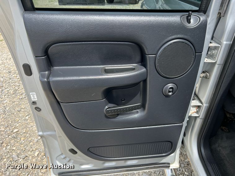 image for item JM9031 2003 Dodge Ram 2500 SLT  Quad Cab pickup truck