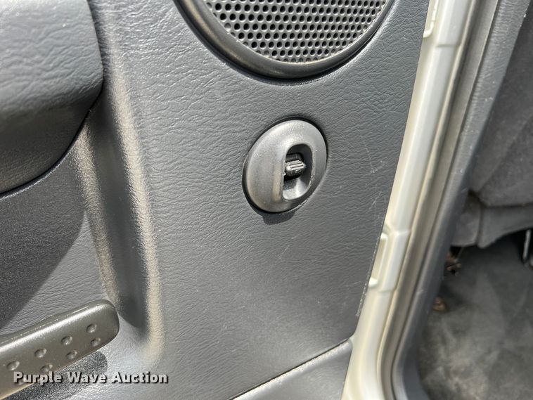 image for item JM9031 2003 Dodge Ram 2500 SLT  Quad Cab pickup truck