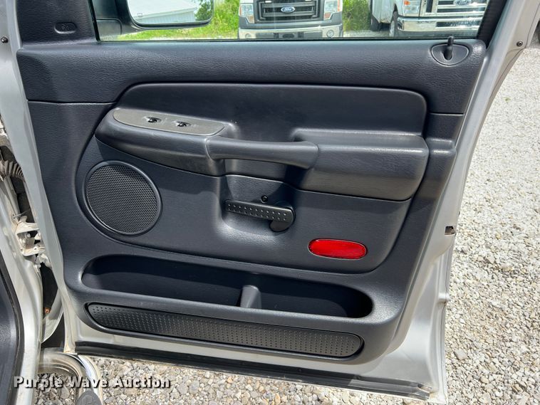 image for item JM9031 2003 Dodge Ram 2500 SLT  Quad Cab pickup truck