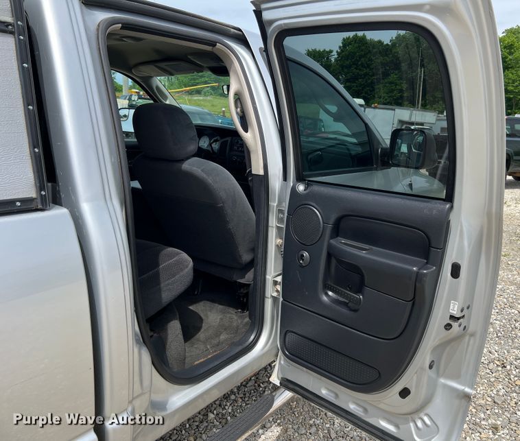image for item JM9031 2003 Dodge Ram 2500 SLT  Quad Cab pickup truck