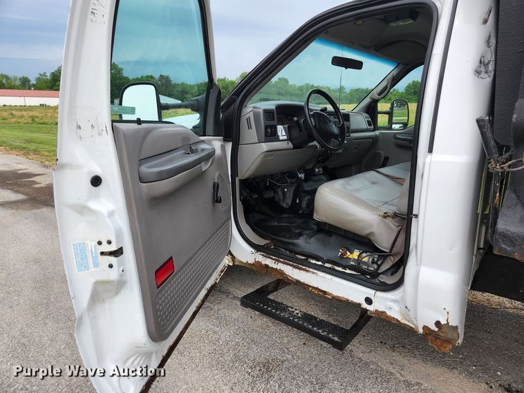 image for item JM9037 2000 Ford F550  dump truck