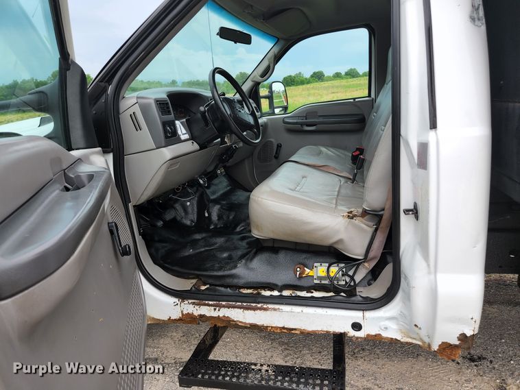 image for item JM9037 2000 Ford F550  dump truck