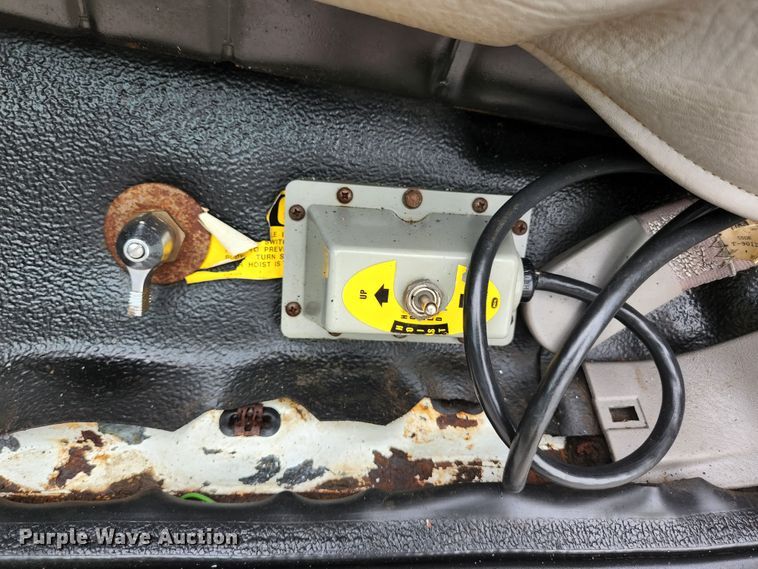 image for item JM9037 2000 Ford F550  dump truck