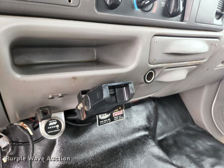 image for item JM9037 2000 Ford F550  dump truck