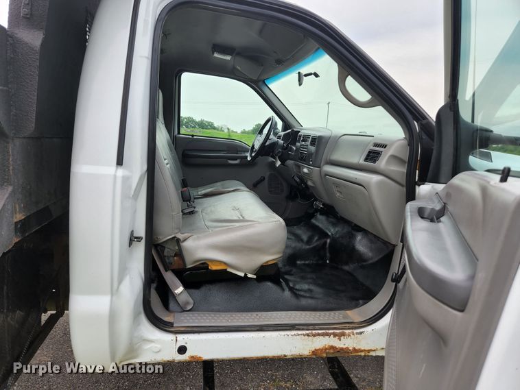 image for item JM9037 2000 Ford F550  dump truck