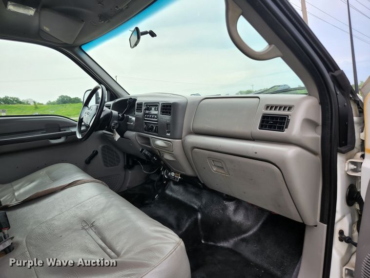 image for item JM9037 2000 Ford F550  dump truck