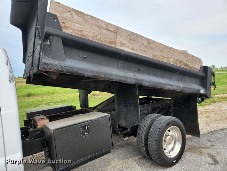 image for item JM9037 2000 Ford F550  dump truck