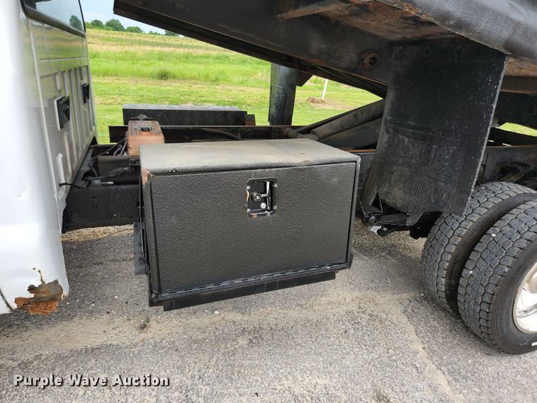 image for item JM9037 2000 Ford F550  dump truck
