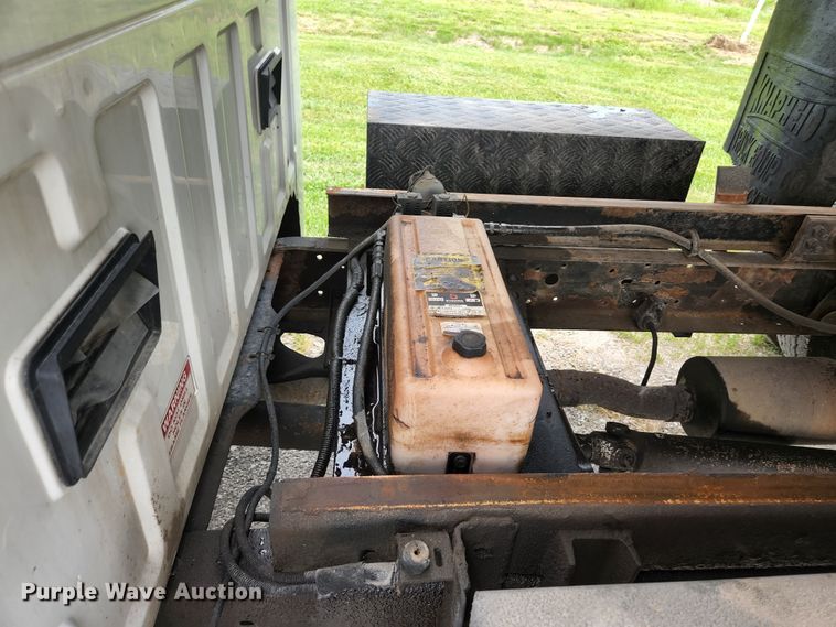 image for item JM9037 2000 Ford F550  dump truck