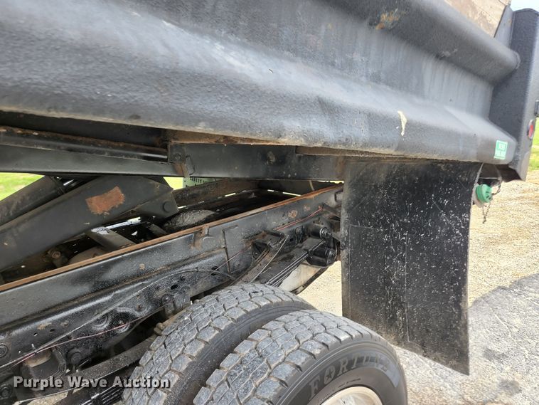 image for item JM9037 2000 Ford F550  dump truck