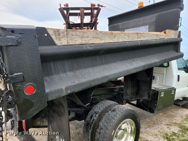 image for item JM9037 2000 Ford F550  dump truck