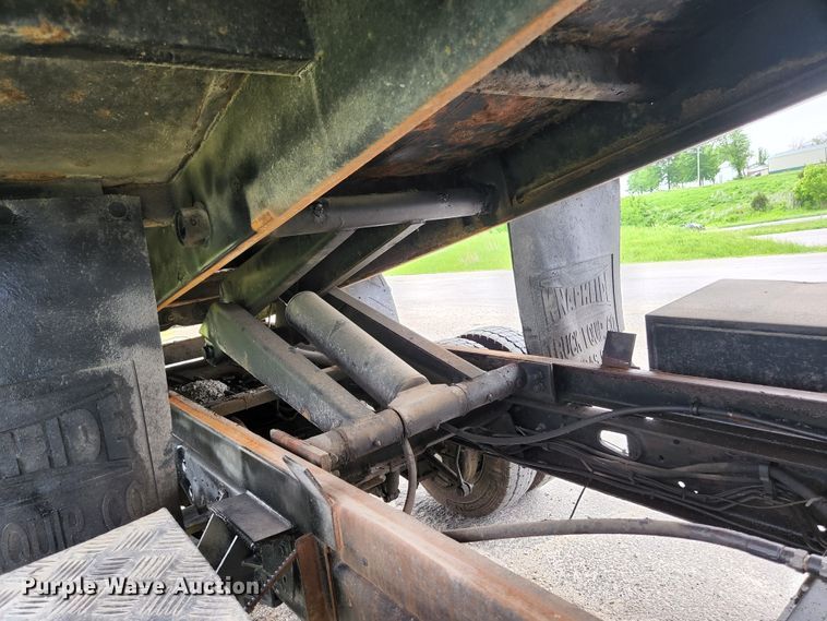 image for item JM9037 2000 Ford F550  dump truck