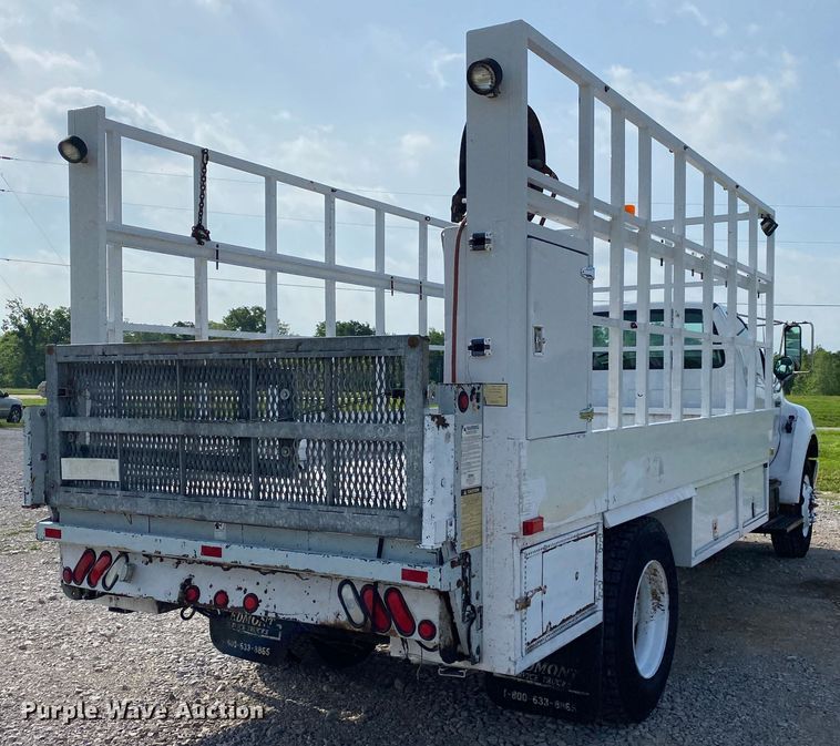 image for item JU9225 2005 Ford F650 Super Duty XL  flatbed truck