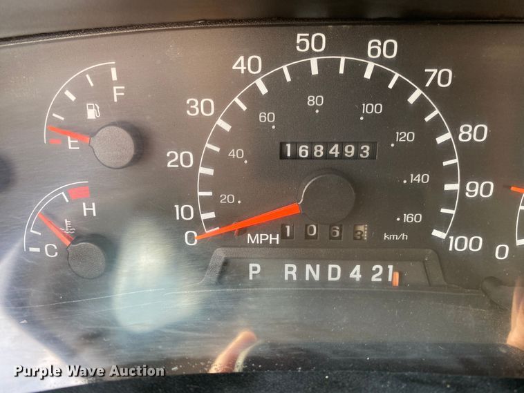 image for item JU9225 2005 Ford F650 Super Duty XL  flatbed truck