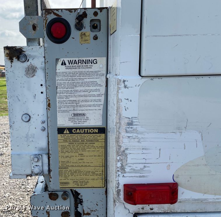 image for item JU9225 2005 Ford F650 Super Duty XL  flatbed truck