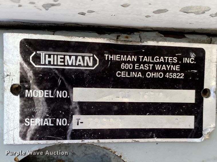 image for item JU9225 2005 Ford F650 Super Duty XL  flatbed truck