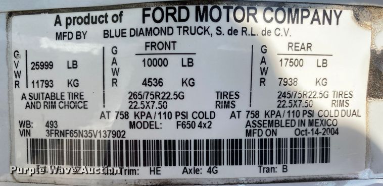 image for item JU9225 2005 Ford F650 Super Duty XL  flatbed truck