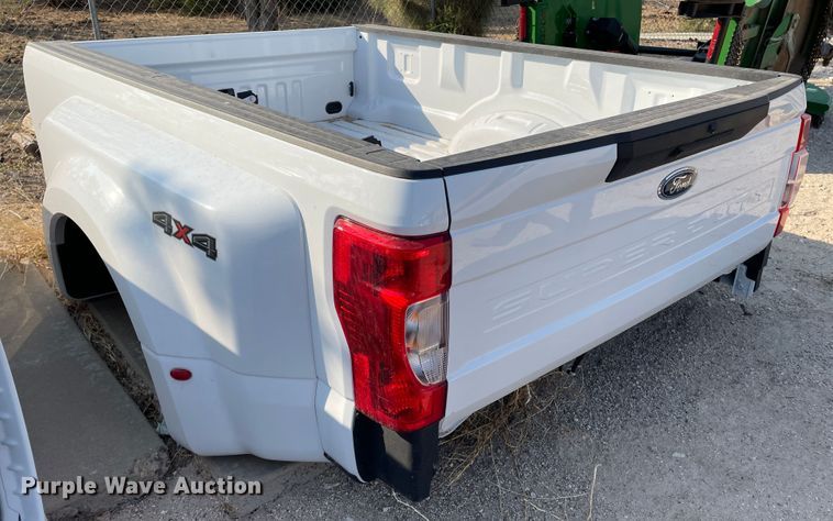 image for item JX9825 Ford F350  pickup truck bed