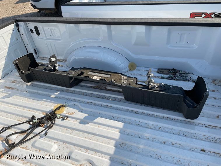 image for item JX9825 Ford F350  pickup truck bed