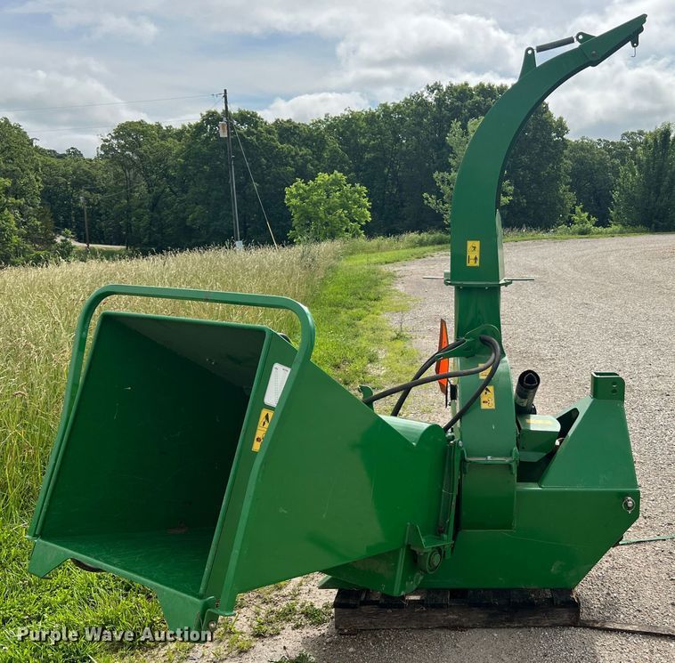 image for item KC9931 Wallenstein BX62R  wood chipper