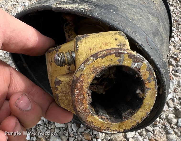 image for item KC9931 Wallenstein BX62R  wood chipper