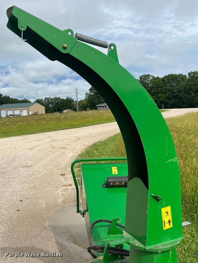 image for item KC9931 Wallenstein BX62R  wood chipper