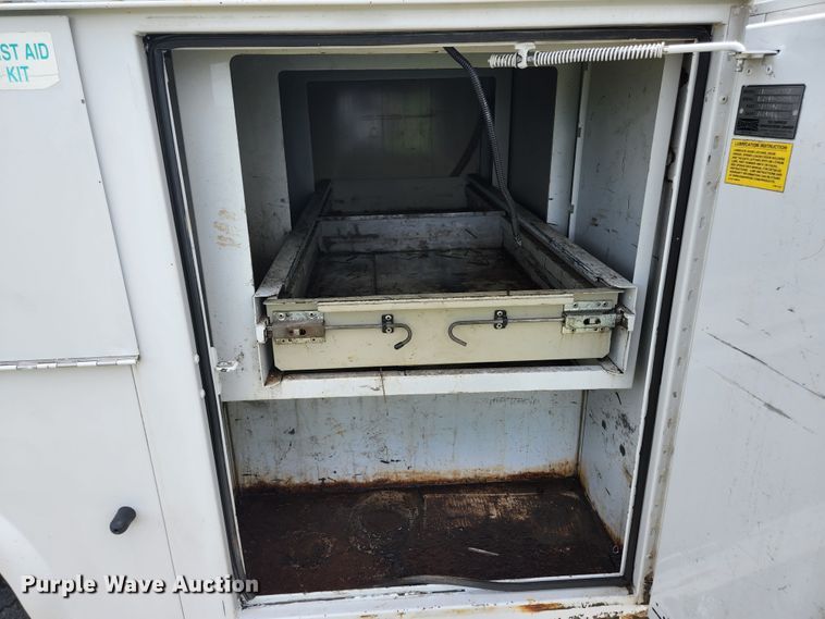 image for item KC9962 2006 Ford F350 Super Duty XL  utility bed pickup truck