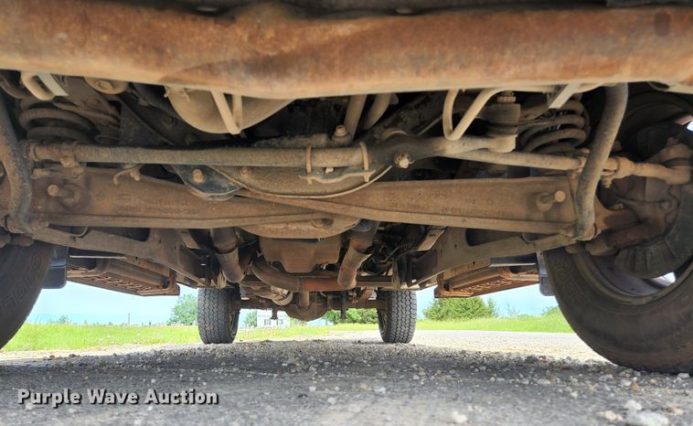 image for item KC9962 2006 Ford F350 Super Duty XL  utility bed pickup truck