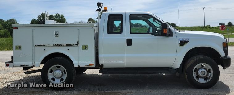 image for item KC9971 2008 Ford F350 Super Duty  SuperCab utility bed pickup truck