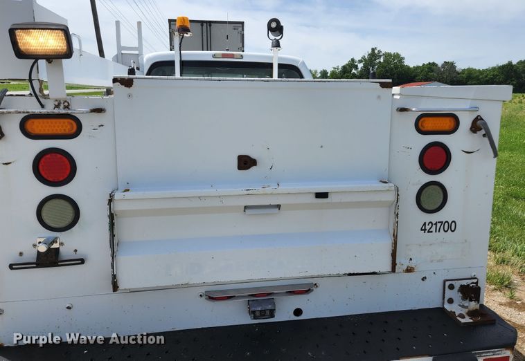 image for item KC9971 2008 Ford F350 Super Duty  SuperCab utility bed pickup truck