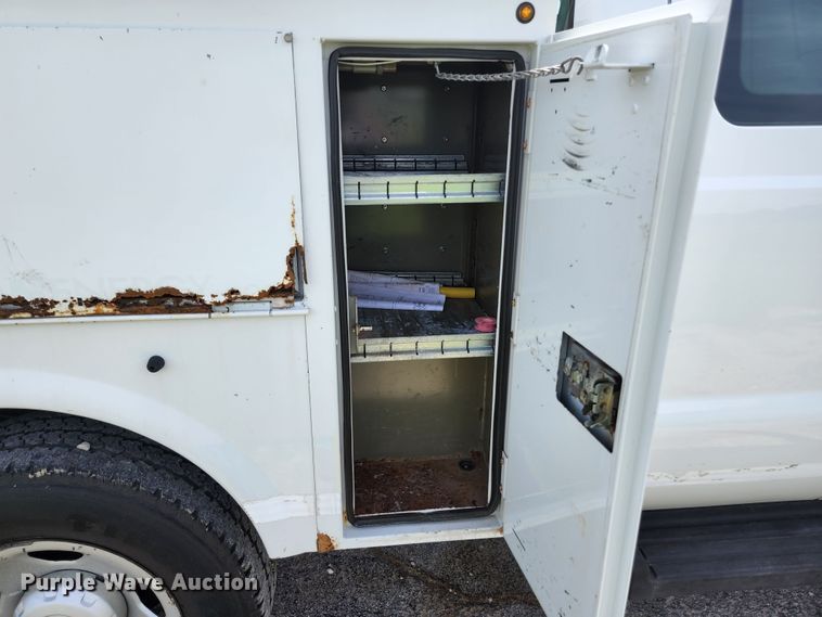 image for item KC9971 2008 Ford F350 Super Duty  SuperCab utility bed pickup truck