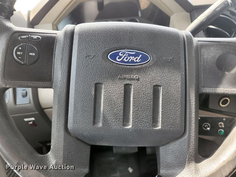 image for item KC9971 2008 Ford F350 Super Duty  SuperCab utility bed pickup truck