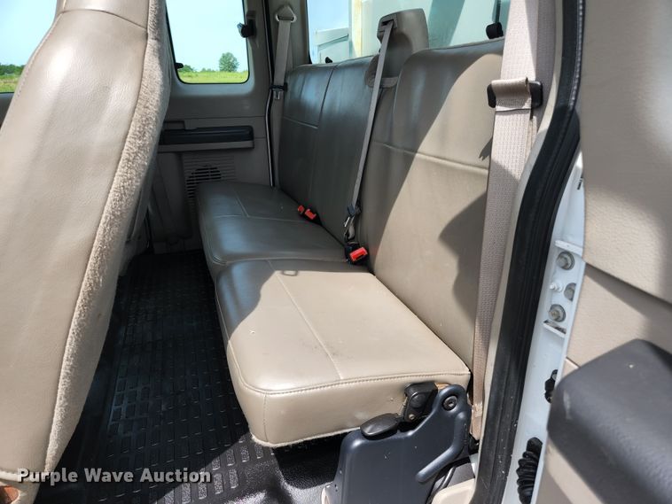 image for item KC9971 2008 Ford F350 Super Duty  SuperCab utility bed pickup truck