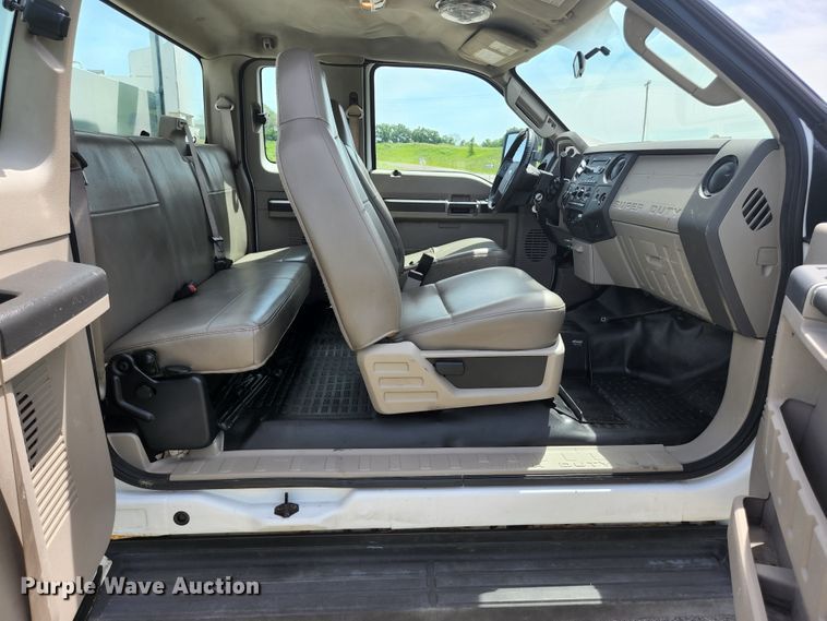 image for item KC9971 2008 Ford F350 Super Duty  SuperCab utility bed pickup truck