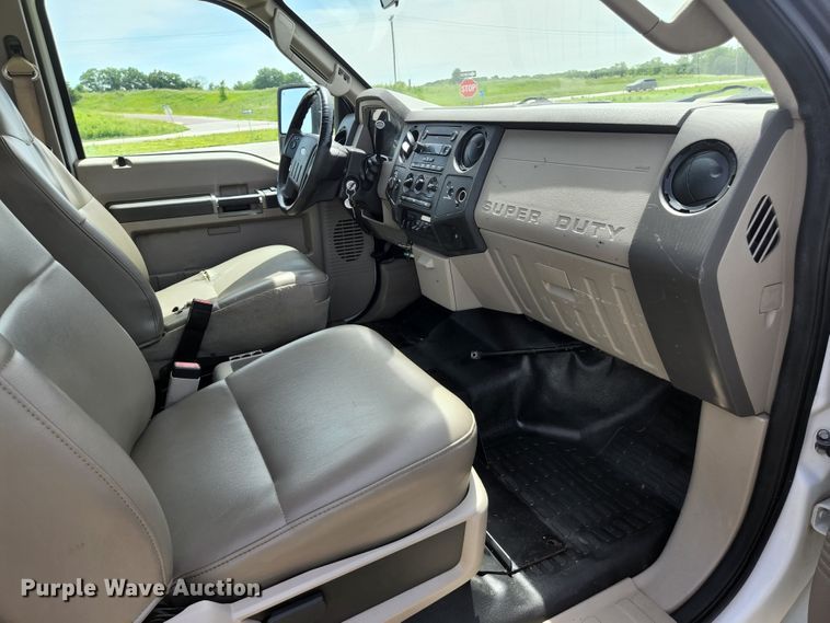 image for item KC9971 2008 Ford F350 Super Duty  SuperCab utility bed pickup truck