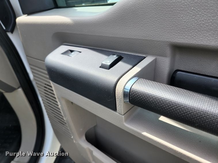 image for item KC9971 2008 Ford F350 Super Duty  SuperCab utility bed pickup truck