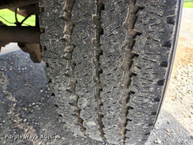 image for item KC9971 2008 Ford F350 Super Duty  SuperCab utility bed pickup truck