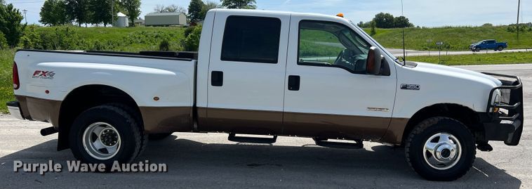 image for item KC9973 2003 Ford F350 Super Duty Lariat  Crew Cab pickup truck