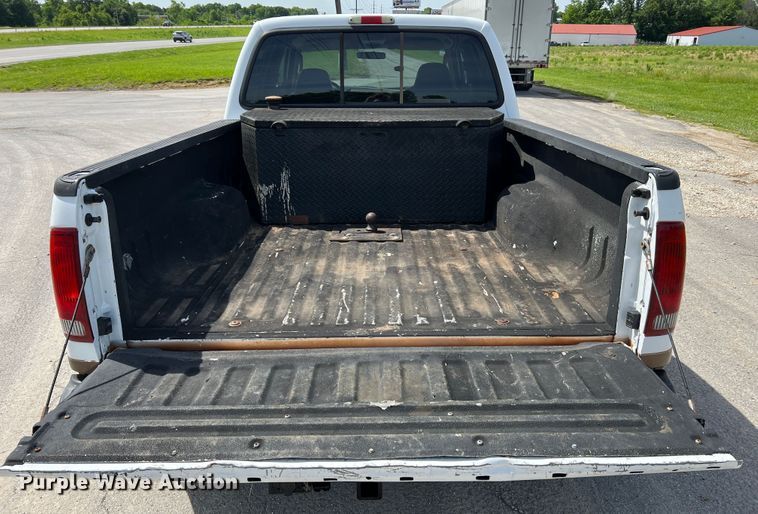 image for item KC9973 2003 Ford F350 Super Duty Lariat  Crew Cab pickup truck