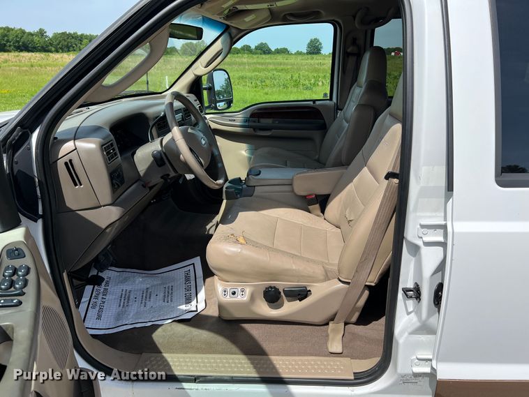 image for item KC9973 2003 Ford F350 Super Duty Lariat  Crew Cab pickup truck