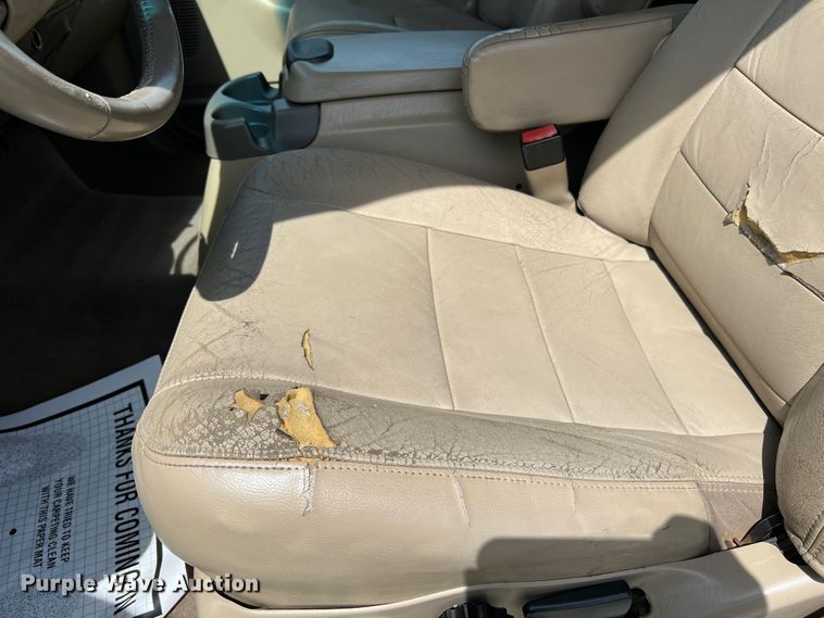 image for item KC9973 2003 Ford F350 Super Duty Lariat  Crew Cab pickup truck