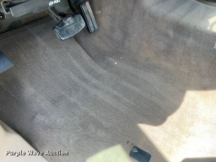 image for item KC9973 2003 Ford F350 Super Duty Lariat  Crew Cab pickup truck