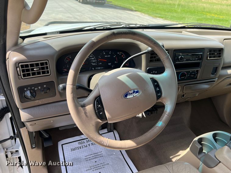 image for item KC9973 2003 Ford F350 Super Duty Lariat  Crew Cab pickup truck