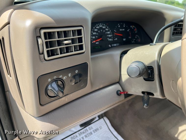 image for item KC9973 2003 Ford F350 Super Duty Lariat  Crew Cab pickup truck