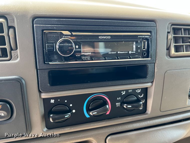 image for item KC9973 2003 Ford F350 Super Duty Lariat  Crew Cab pickup truck