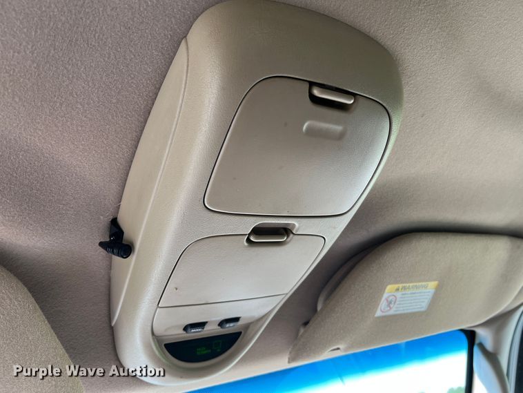 image for item KC9973 2003 Ford F350 Super Duty Lariat  Crew Cab pickup truck