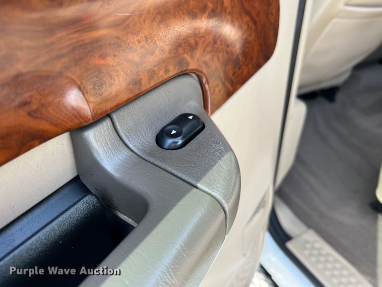 image for item KC9973 2003 Ford F350 Super Duty Lariat  Crew Cab pickup truck