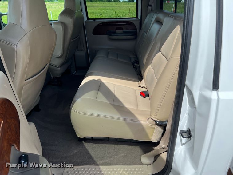 image for item KC9973 2003 Ford F350 Super Duty Lariat  Crew Cab pickup truck