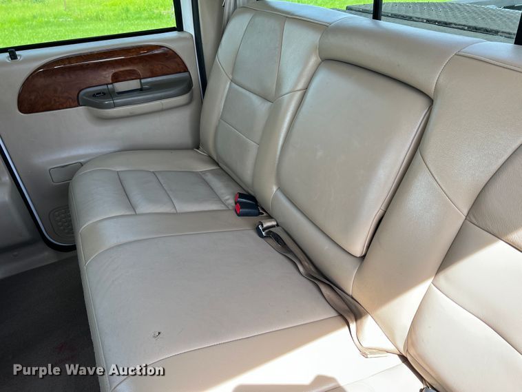 image for item KC9973 2003 Ford F350 Super Duty Lariat  Crew Cab pickup truck